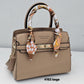 4163 Bolsa Feminina Veryrio com Lenço Decorativo e Detalhe Metálico