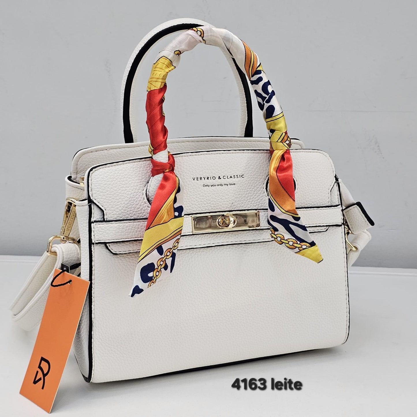 4163 Bolsa Feminina Veryrio com Lenço Decorativo e Detalhe Metálico